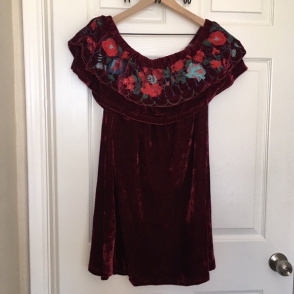 Umgee off the shoulder Velvet Embroidered Dress - Burgundy - Picture 2 of 4